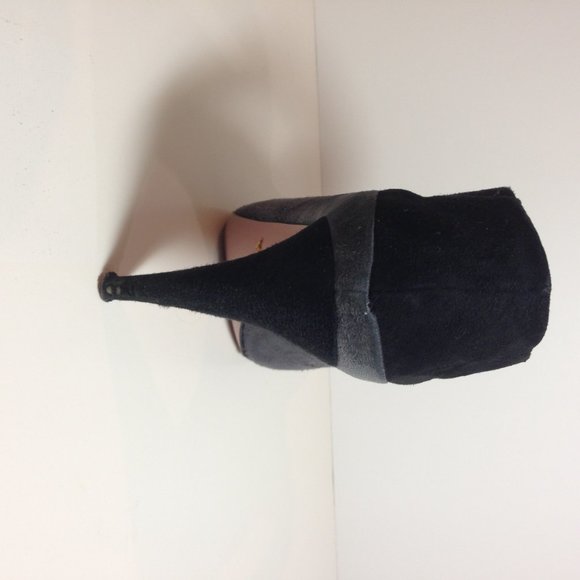 Authentic Prada grey/black two tone suede leather bootie - Picture 4 of 8